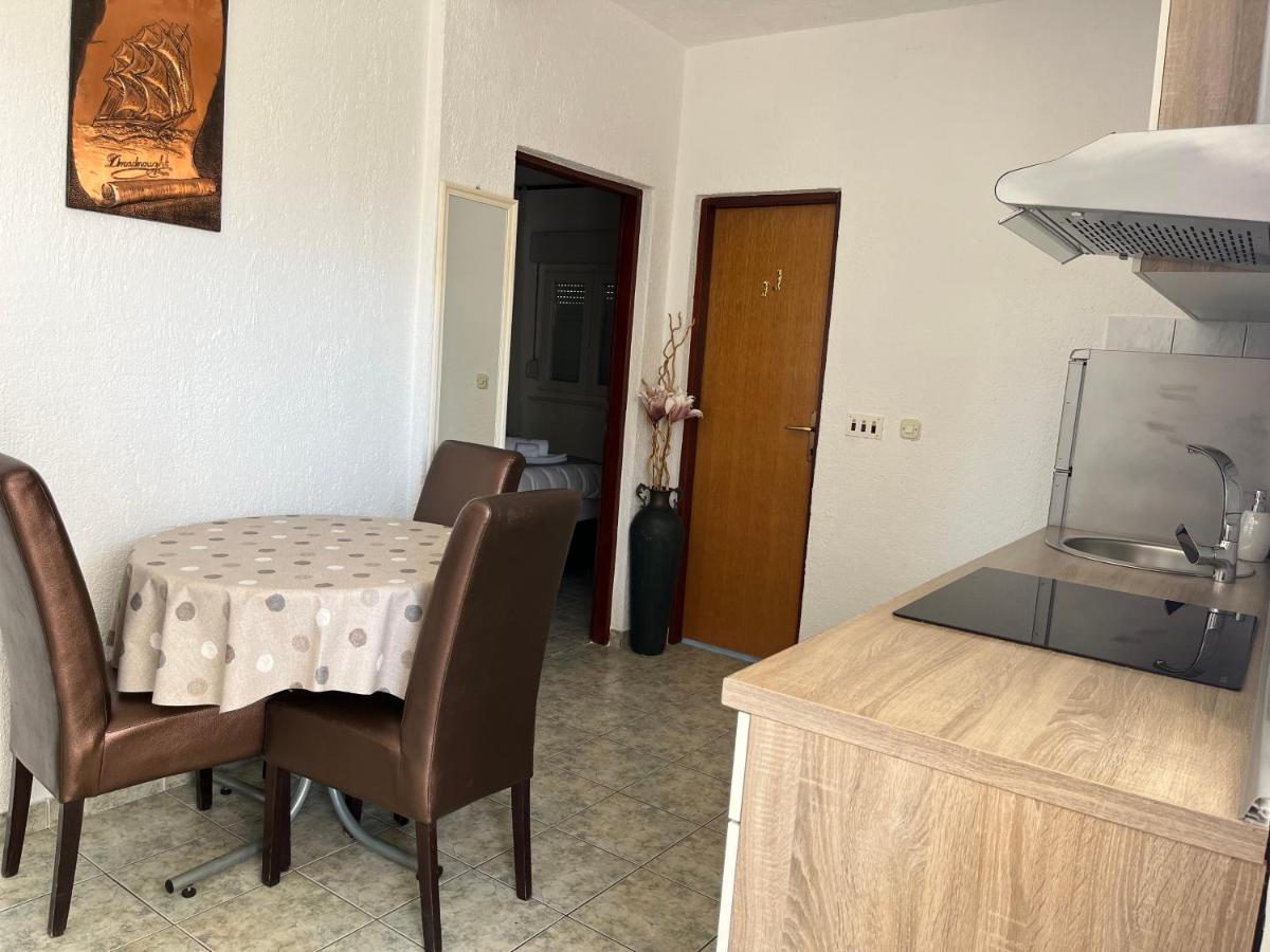 Apartments Fortuna Biograd Na Moru Buitenkant foto
